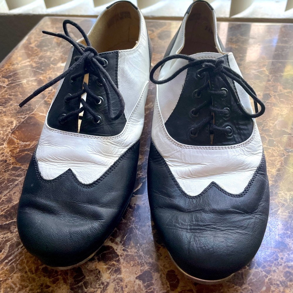 Leo’s Spectator Tap Shoes- Women’s 7